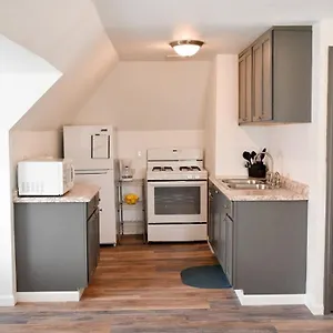 Unwind In A Bright Comfortable For 3 Pittsburgh